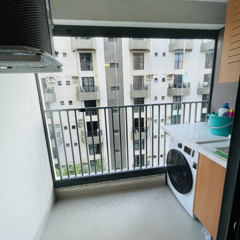 Envidraçamento de sacada — projeto residencial
