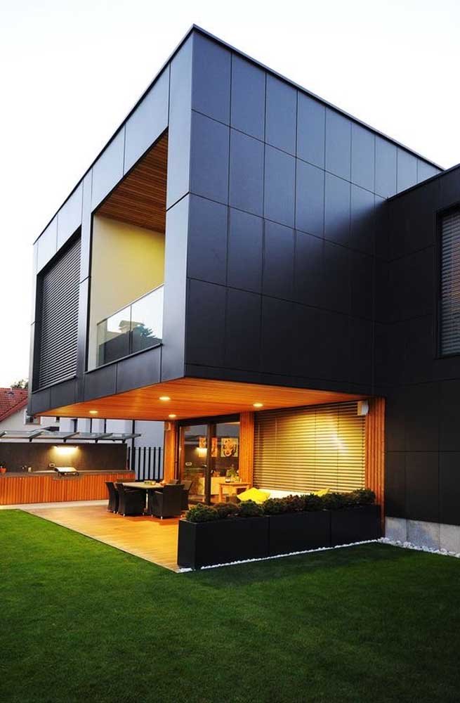 Fachada em ACM e ripado de alumínio — projeto residencial