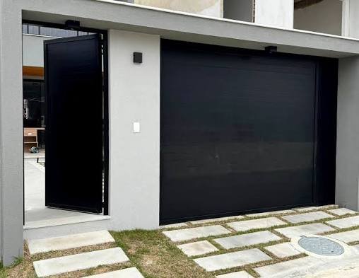 Portão de alumínio — projeto residencial